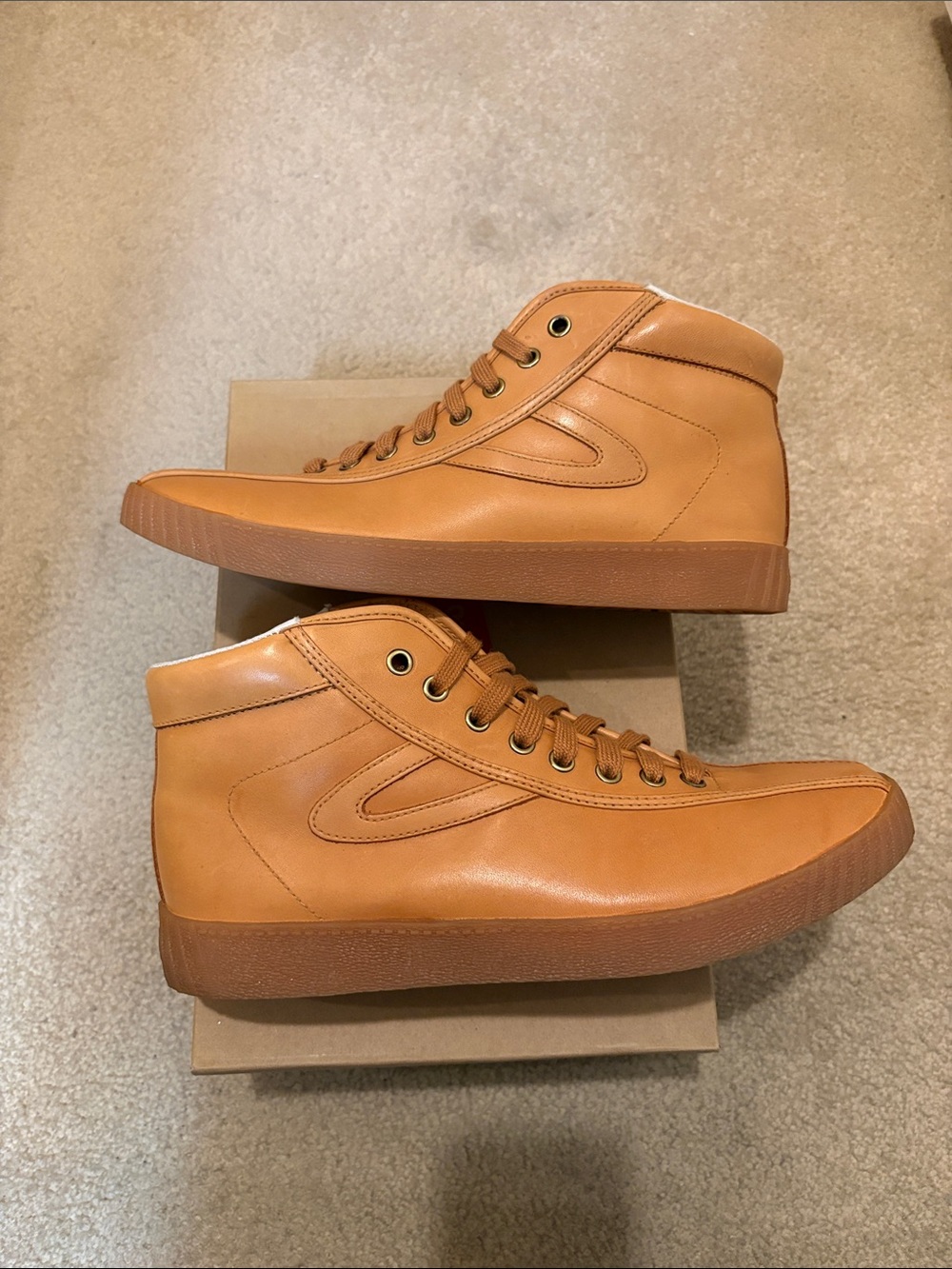 Tretorn NYLITE Men's Mid-Top Sneakers in Tan Leather